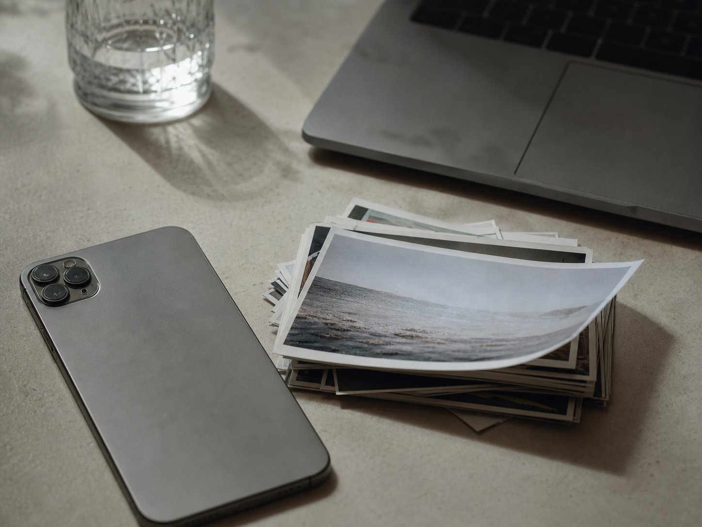 Meta因用户抗议撤回照片墙争议AI功能，平台AI边界再受考验